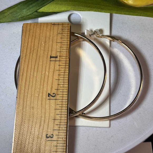 EXPRESS Gold Tone Textured Hoop Earnings - Picture 6 of 7